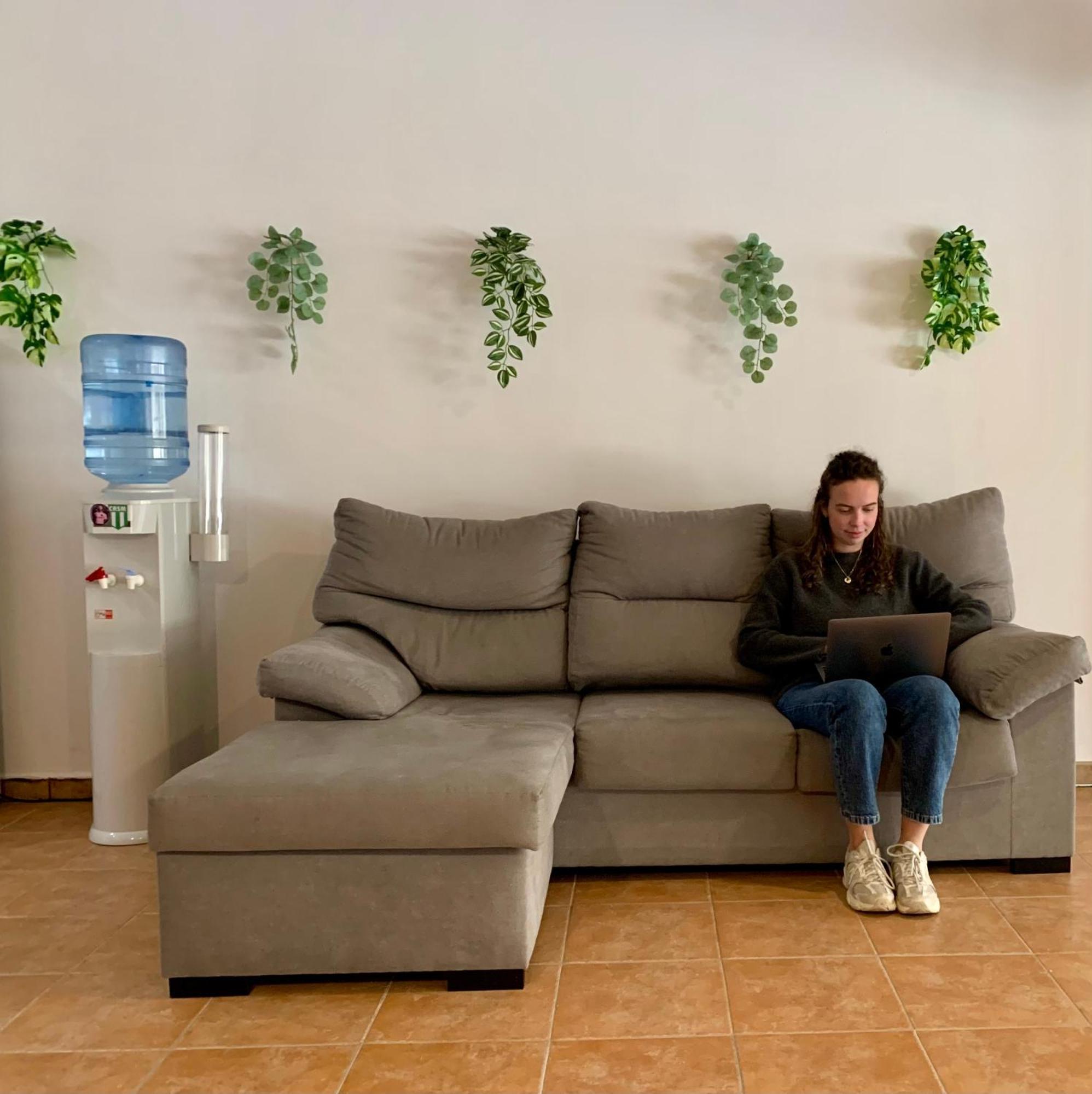 Spanglish Hostel Benidorm Buitenkant foto