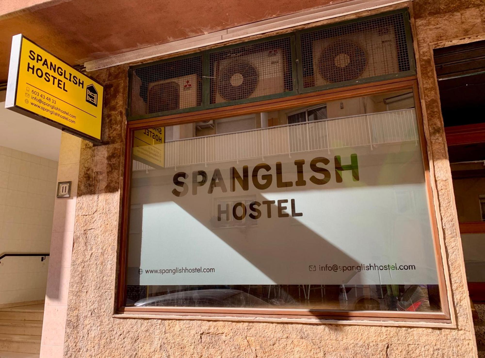 Spanglish Hostel Benidorm Buitenkant foto