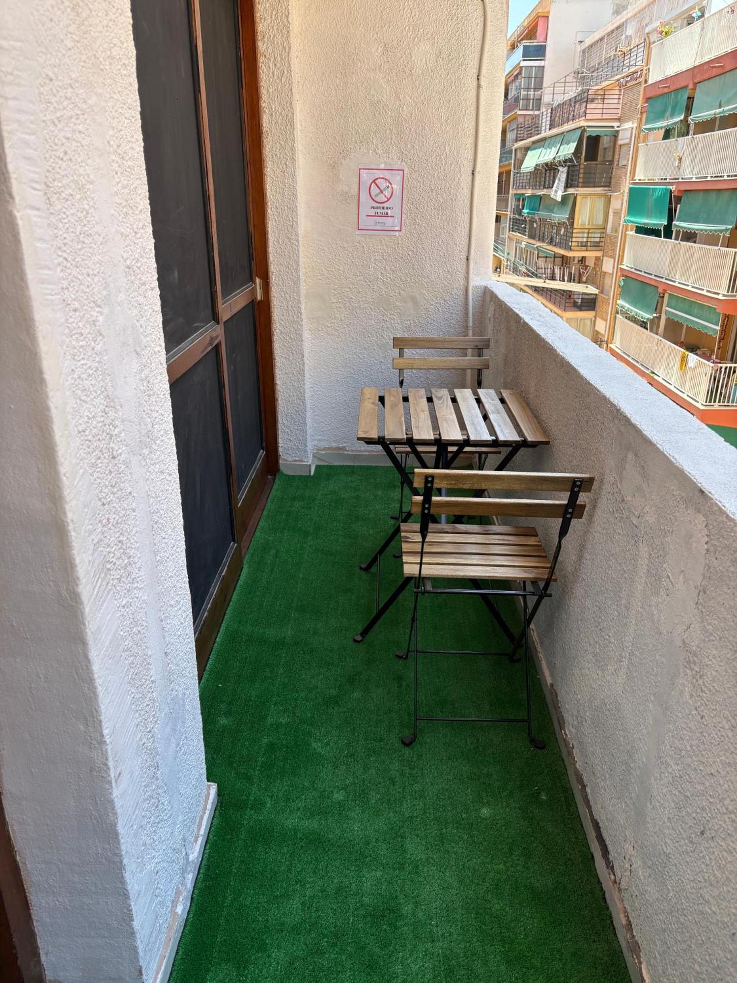 Spanglish Hostel Benidorm Buitenkant foto